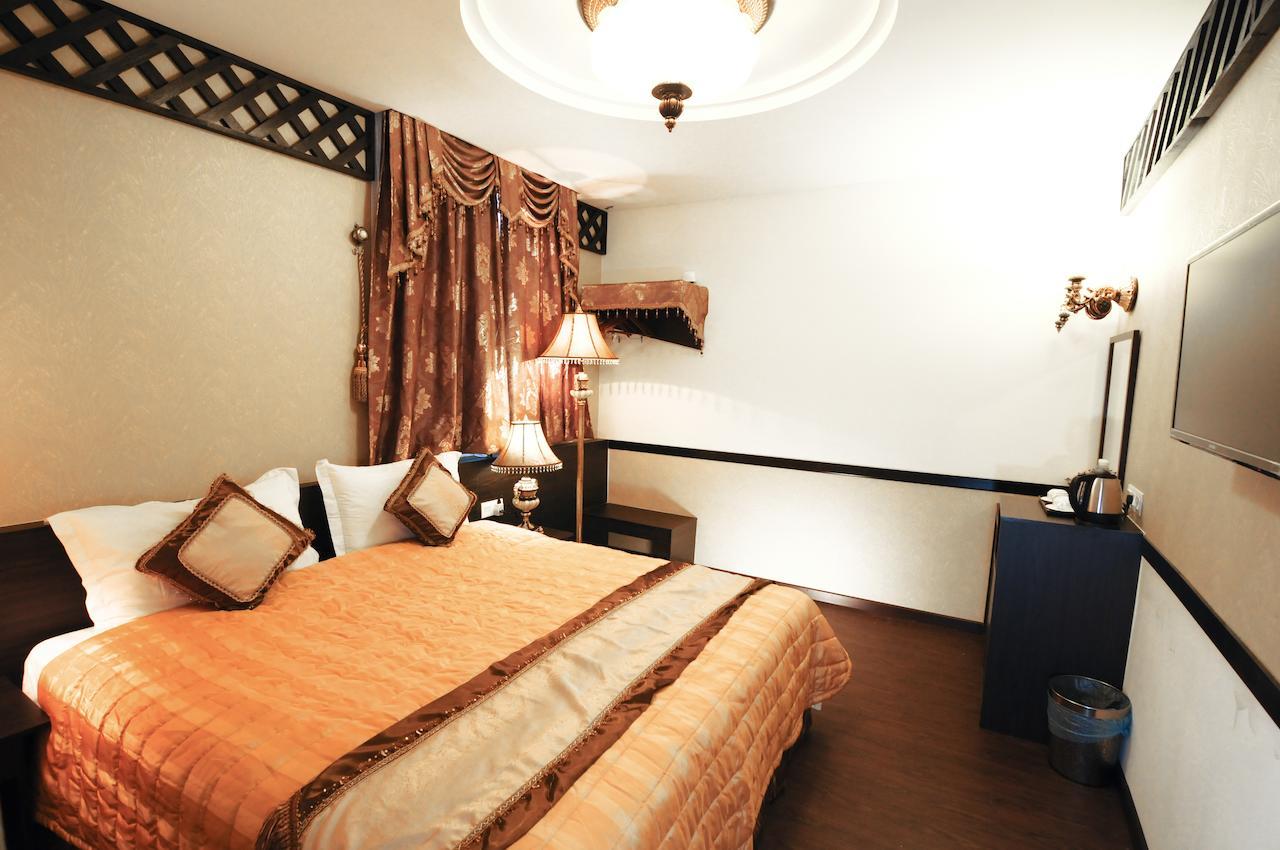 K Garden Hotel Parit Buntar Exterior photo